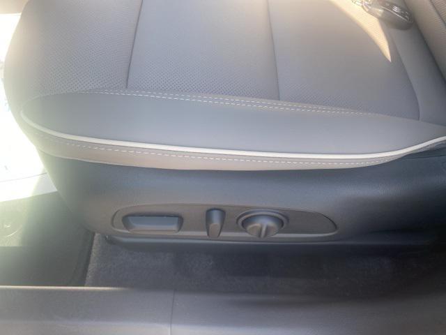 new 2025 Buick Envista car, priced at $30,374