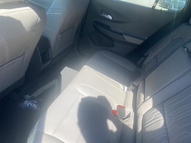 new 2025 Buick Envista car, priced at $30,374