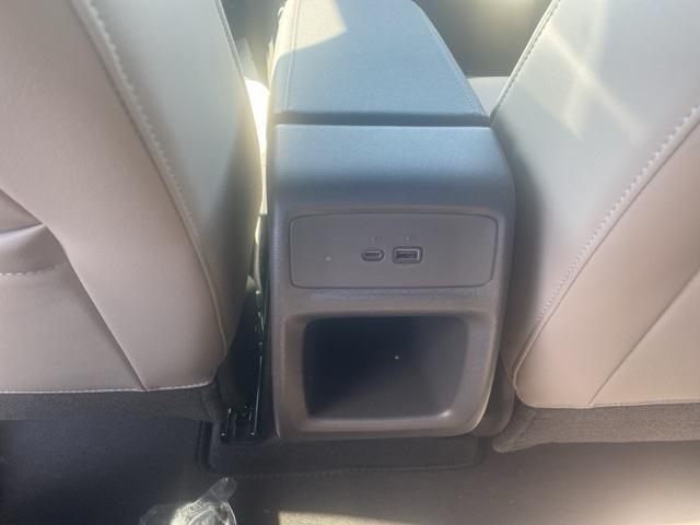 new 2025 Buick Envista car, priced at $30,374