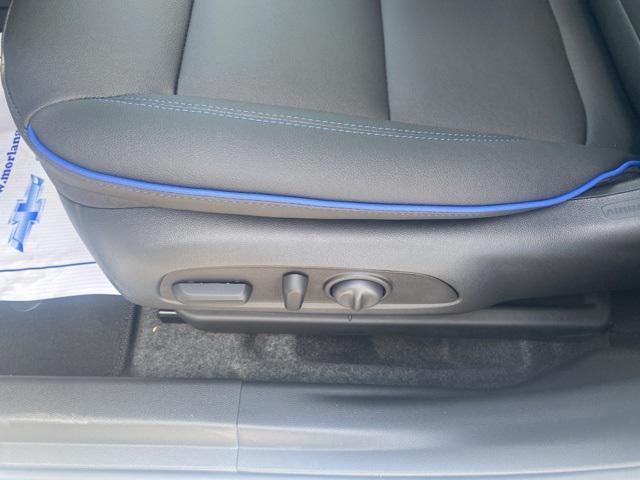 new 2025 Buick Envista car, priced at $29,087