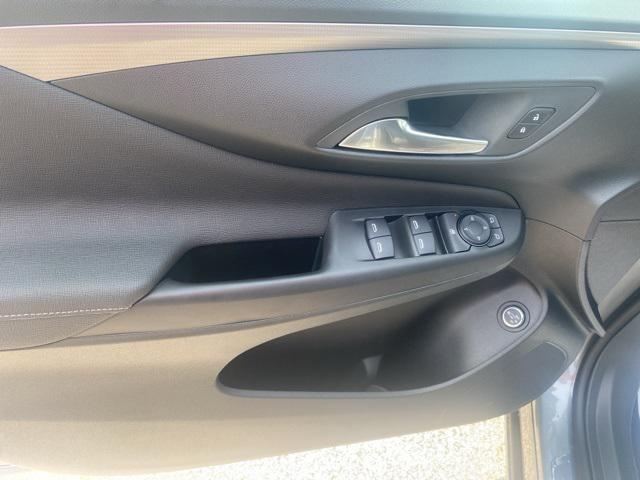 new 2025 Buick Envista car, priced at $30,334