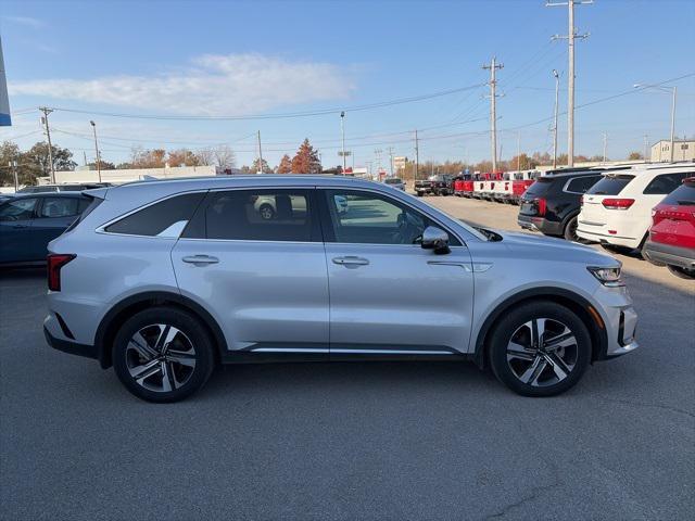 used 2023 Kia Sorento Hybrid car, priced at $30,900