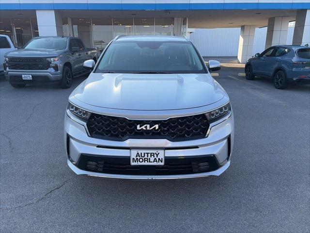 used 2023 Kia Sorento Hybrid car, priced at $30,900
