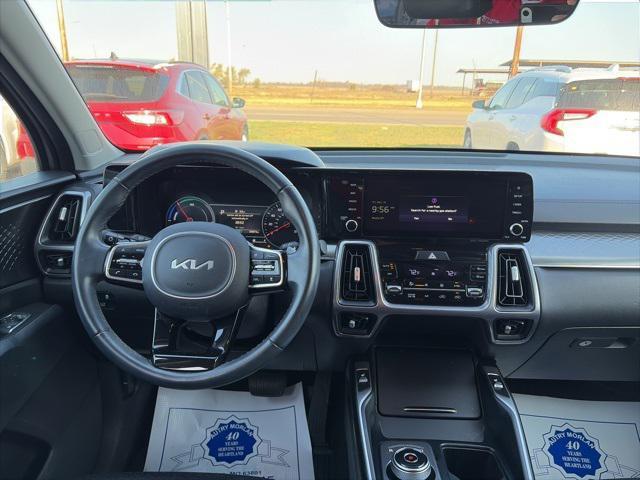 used 2023 Kia Sorento Hybrid car, priced at $30,900