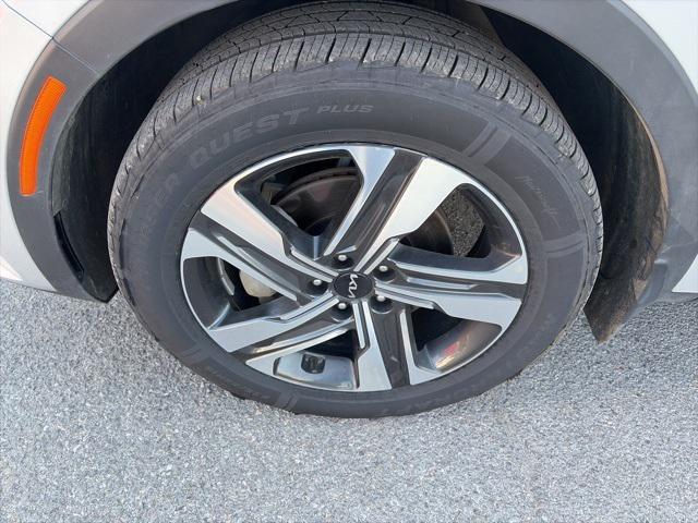 used 2023 Kia Sorento Hybrid car, priced at $30,900