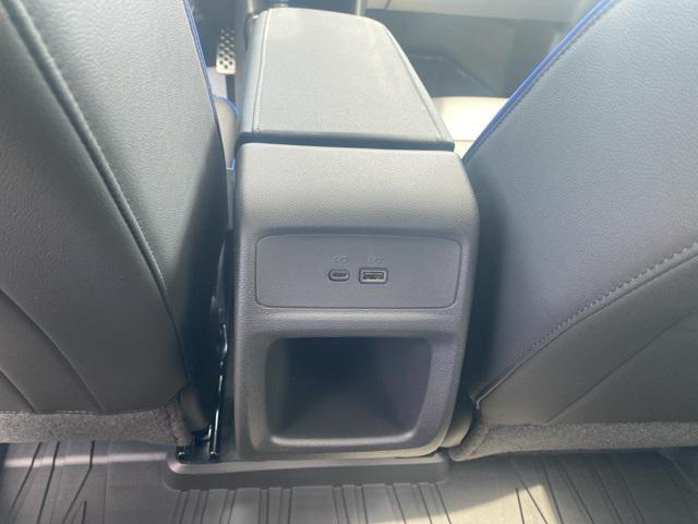 new 2025 Buick Envista car, priced at $29,858