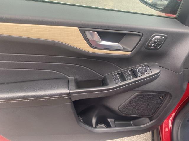 used 2022 Ford Escape car, priced at $29,900