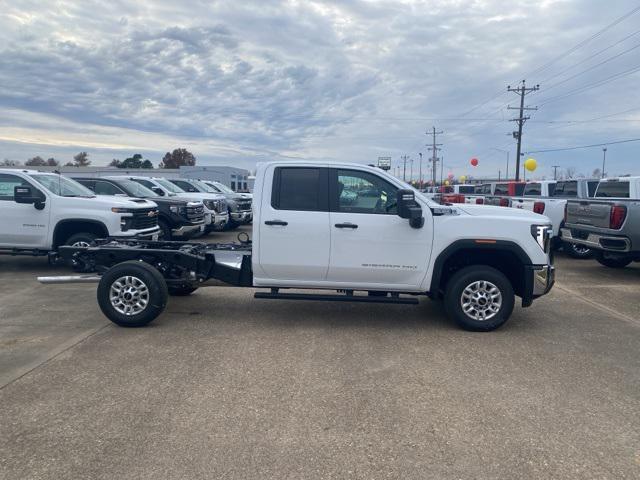 new 2025 GMC Sierra 2500 car, priced at $52,590