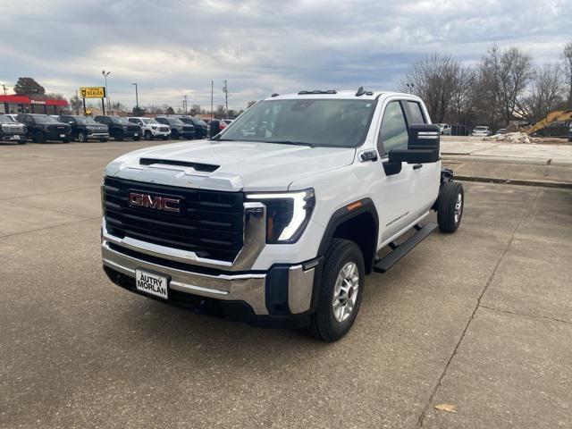 new 2025 GMC Sierra 2500 car, priced at $52,590