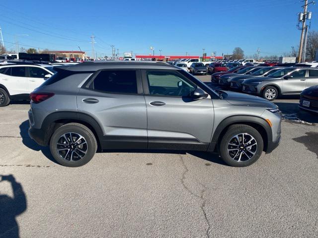 new 2025 Chevrolet TrailBlazer car, priced at $27,264