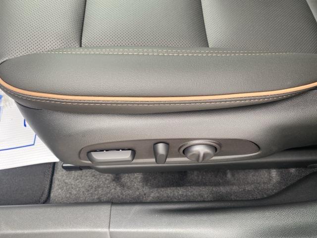 new 2025 Buick Envista car, priced at $28,561