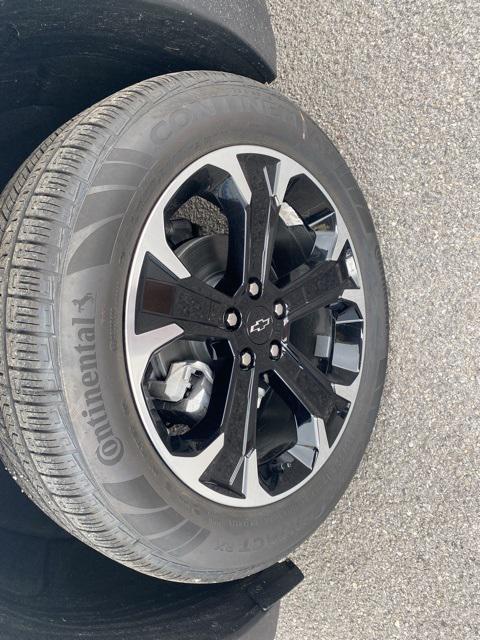 new 2026 Chevrolet Equinox car, priced at $33,090