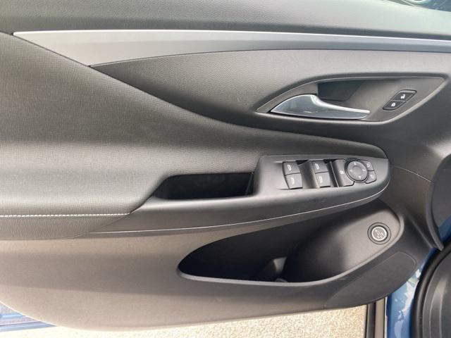 new 2025 Buick Envista car, priced at $26,102