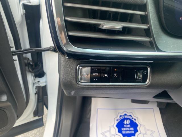 new 2025 Buick Envision car, priced at $37,303