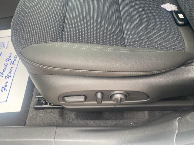 new 2025 Buick Envista car, priced at $26,262