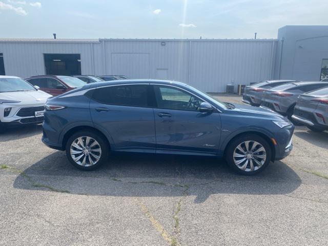 new 2025 Buick Envista car, priced at $30,334