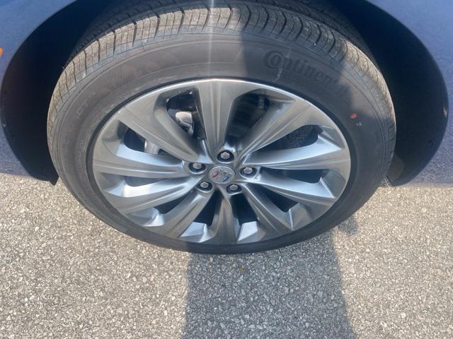 new 2025 Buick Envista car, priced at $30,334