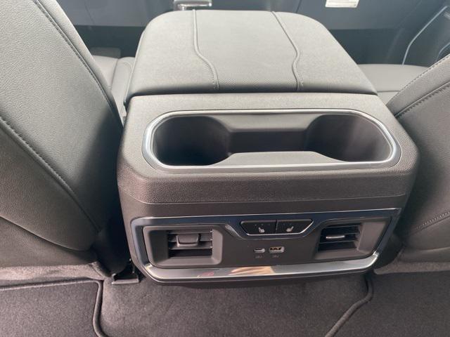 new 2025 GMC Sierra 1500 car, priced at $59,276