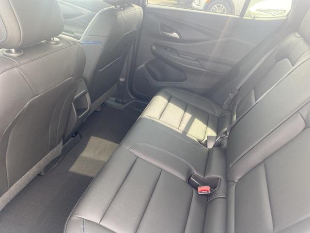 new 2025 Buick Envista car, priced at $28,362