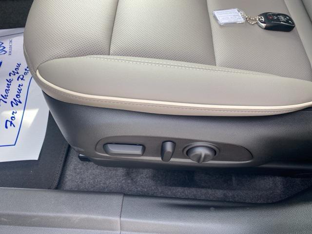 new 2025 Buick Envista car, priced at $30,334
