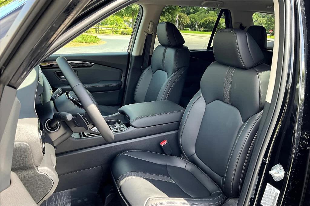 new 2025 Honda Pilot car, priced at $44,595