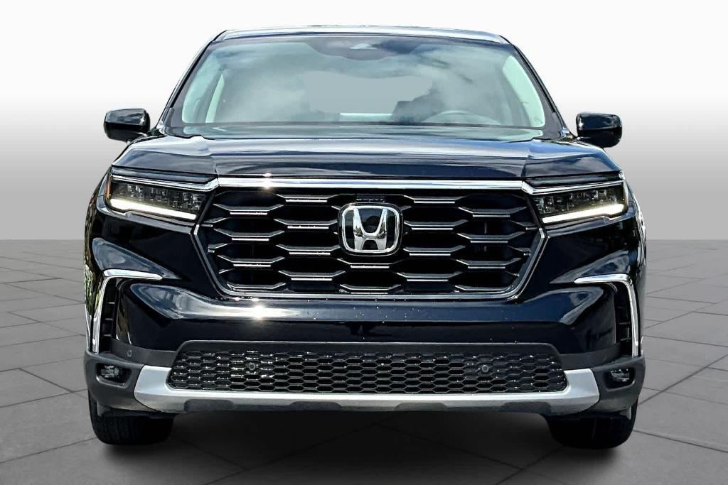 new 2025 Honda Pilot car, priced at $44,595