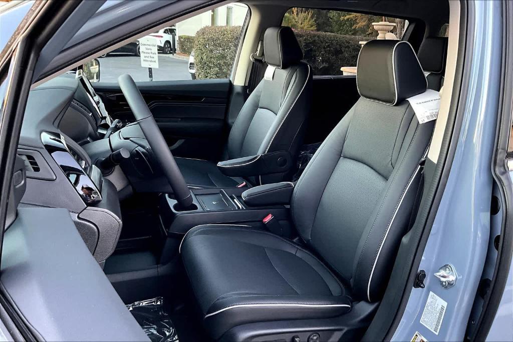 new 2025 Honda Odyssey car, priced at $52,730