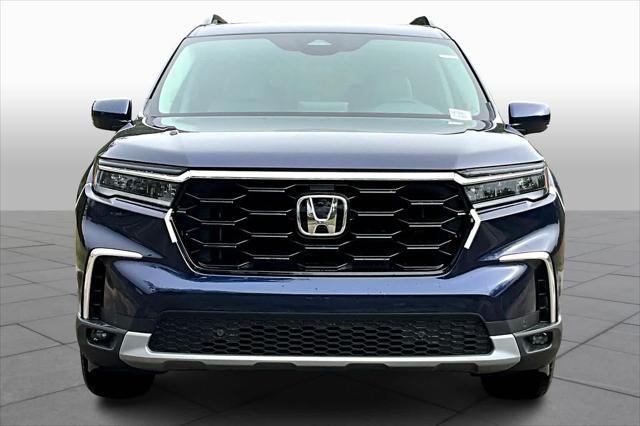 new 2025 Honda Pilot car, priced at $48,895