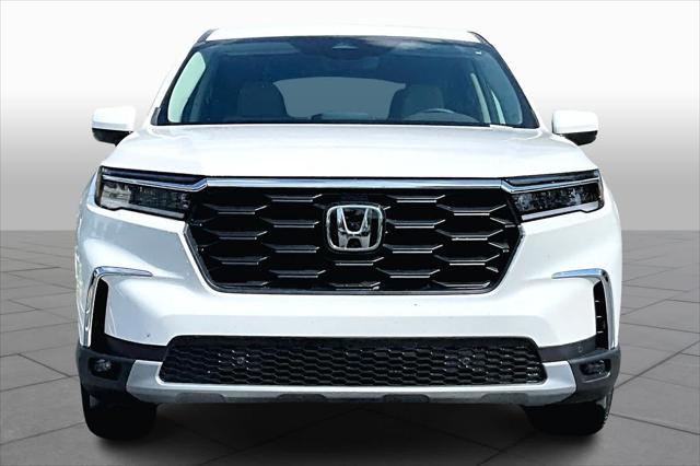 new 2025 Honda Pilot car, priced at $45,350