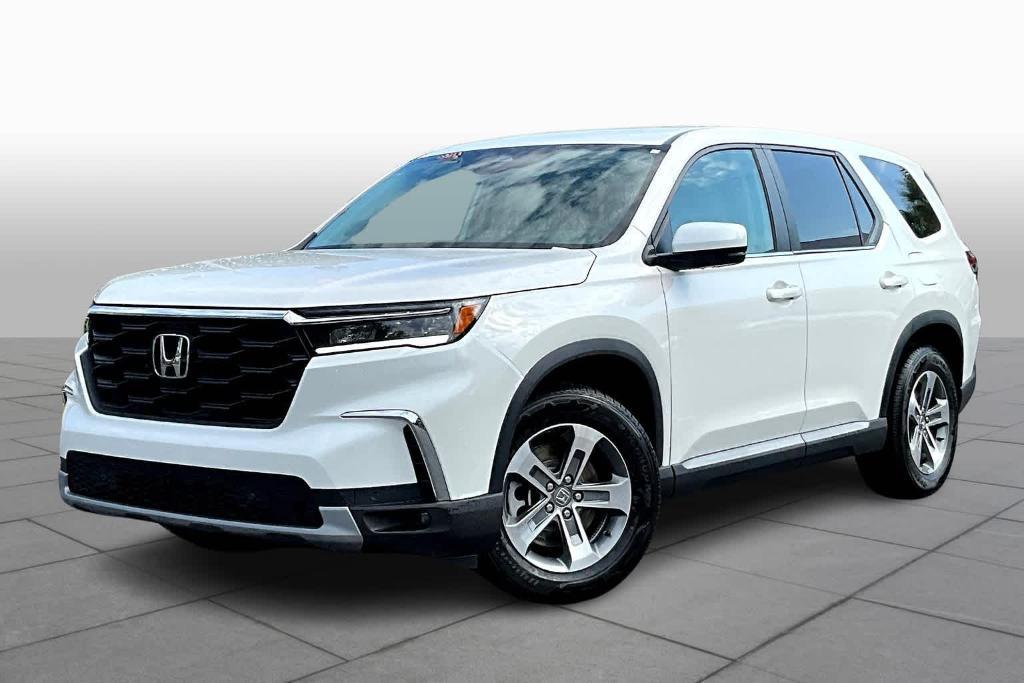 new 2025 Honda Pilot car, priced at $45,050