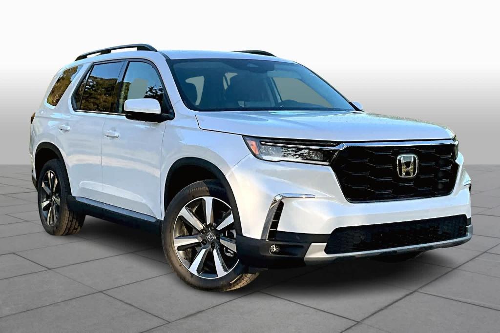 new 2025 Honda Pilot car, priced at $51,450