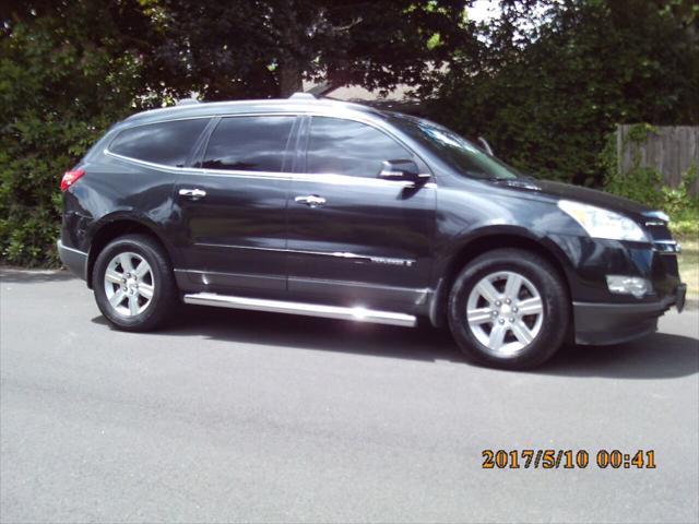 used 2009 Chevrolet Traverse car, priced at $4,995