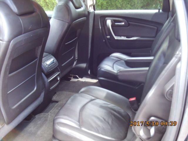 used 2009 Chevrolet Traverse car, priced at $4,995