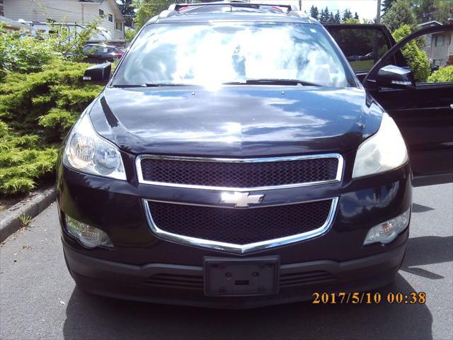 used 2009 Chevrolet Traverse car, priced at $4,995