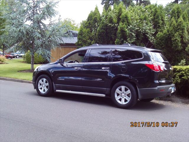 used 2009 Chevrolet Traverse car, priced at $4,995