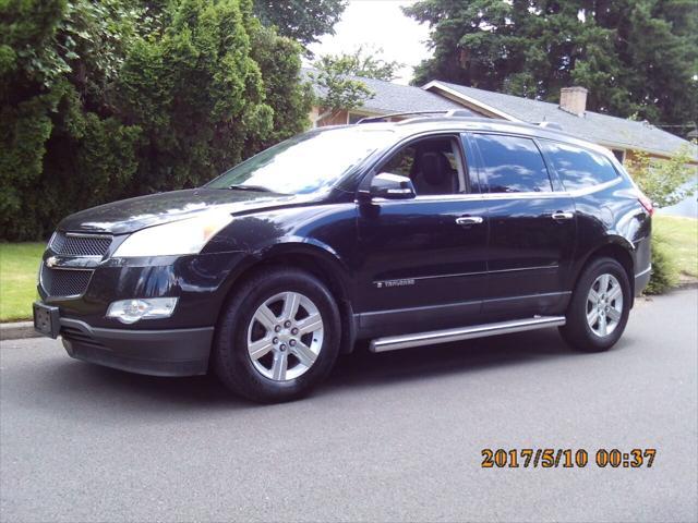 used 2009 Chevrolet Traverse car, priced at $4,995