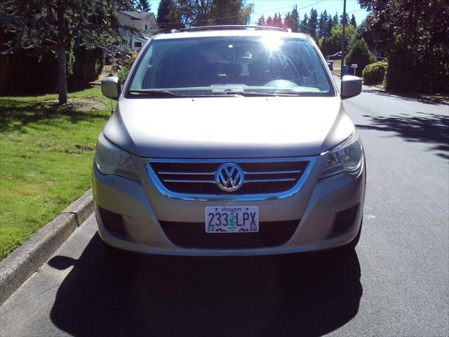 used 2009 Volkswagen Routan car, priced at $3,995