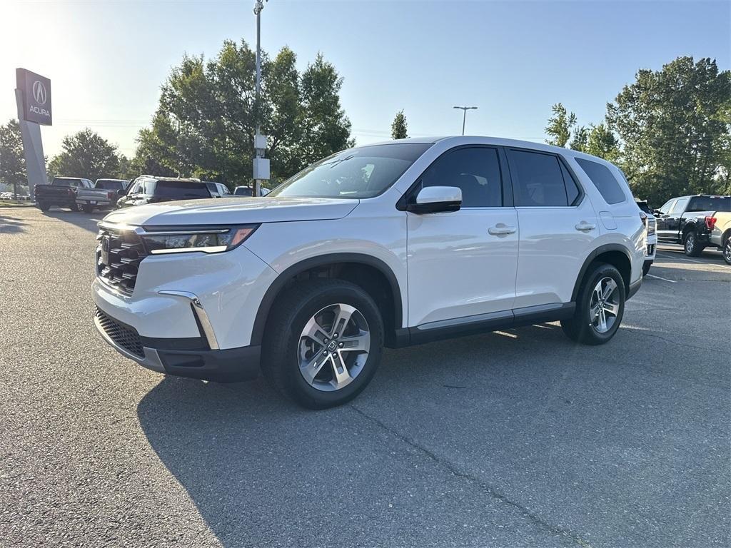 used 2025 Honda Pilot car, priced at $39,500