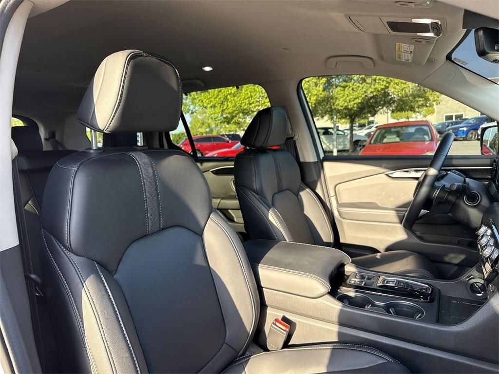 used 2025 Honda Pilot car, priced at $39,500