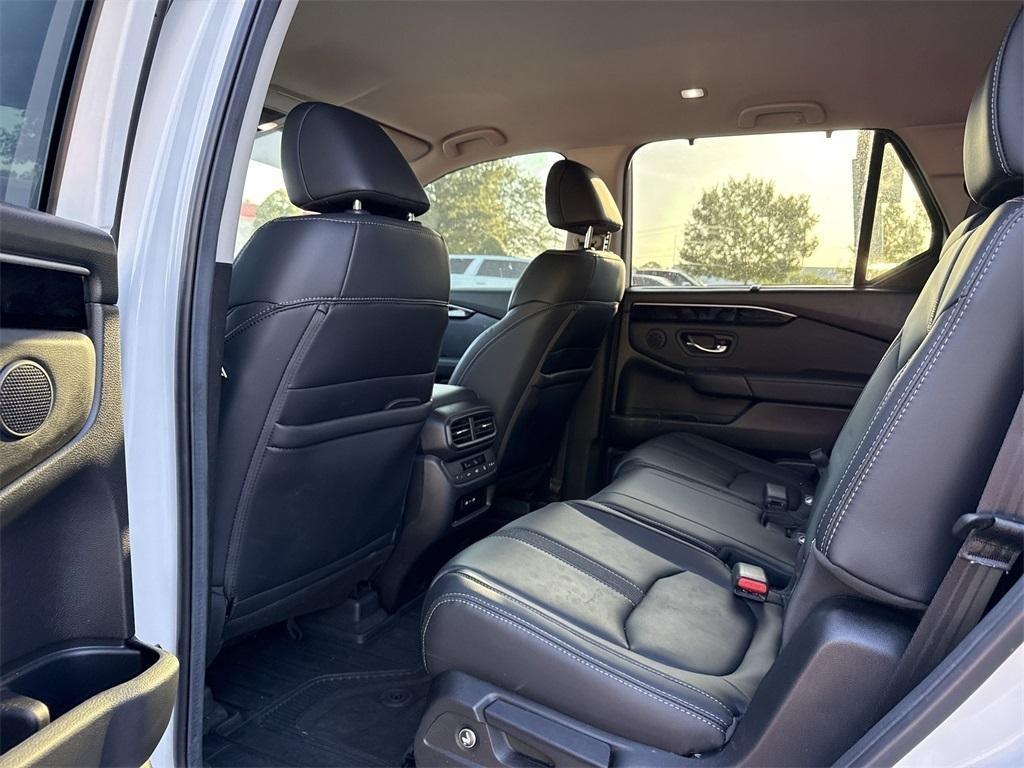 used 2025 Honda Pilot car, priced at $39,500