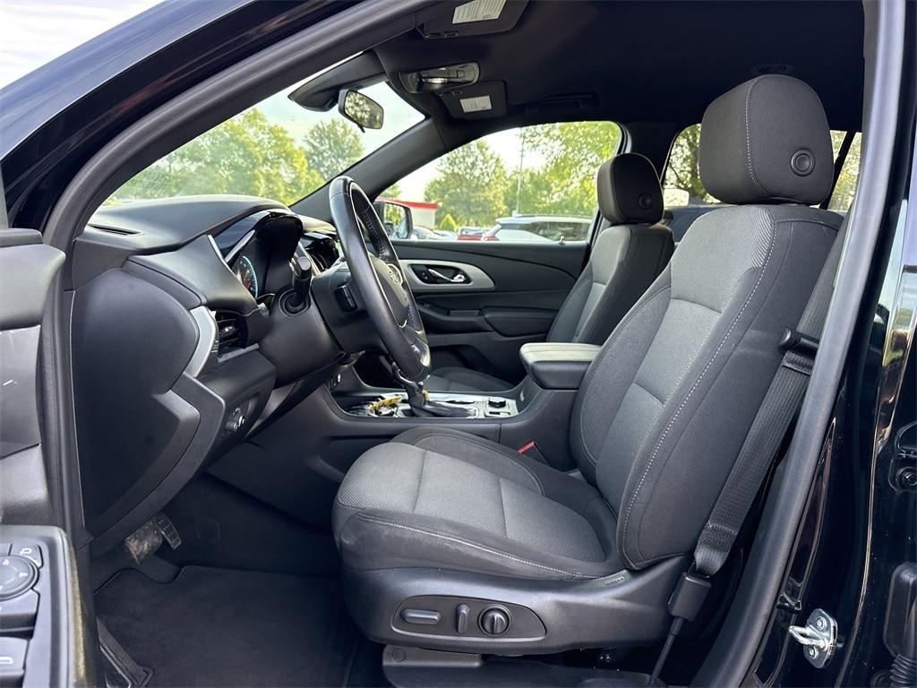 used 2022 Chevrolet Traverse car, priced at $21,350