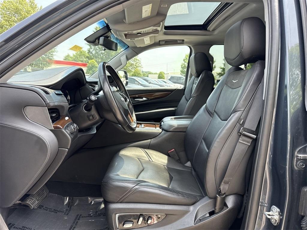 used 2020 Cadillac Escalade ESV car, priced at $35,000