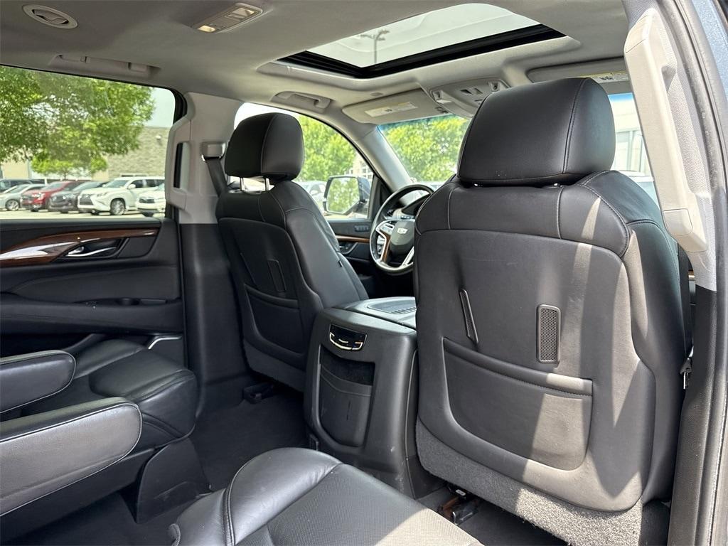 used 2020 Cadillac Escalade ESV car, priced at $35,000