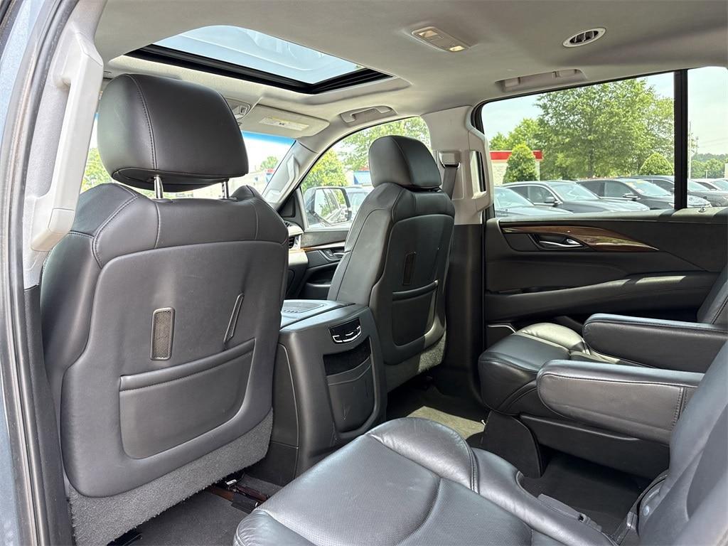 used 2020 Cadillac Escalade ESV car, priced at $35,000