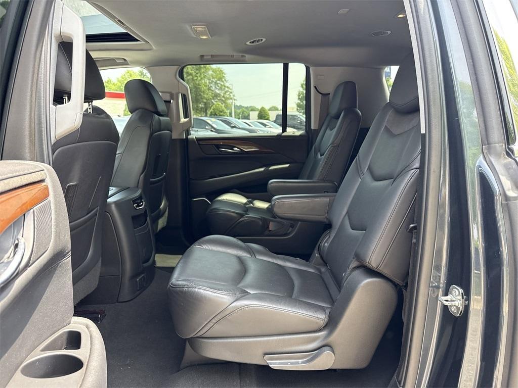 used 2020 Cadillac Escalade ESV car, priced at $35,000