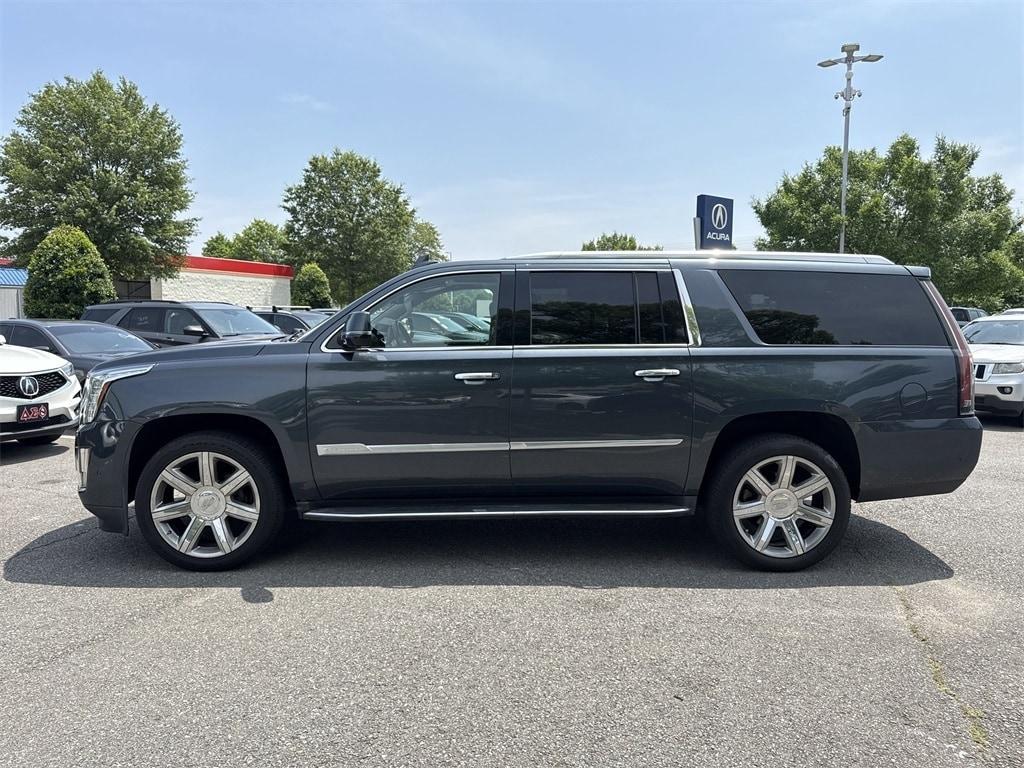 used 2020 Cadillac Escalade ESV car, priced at $34,500