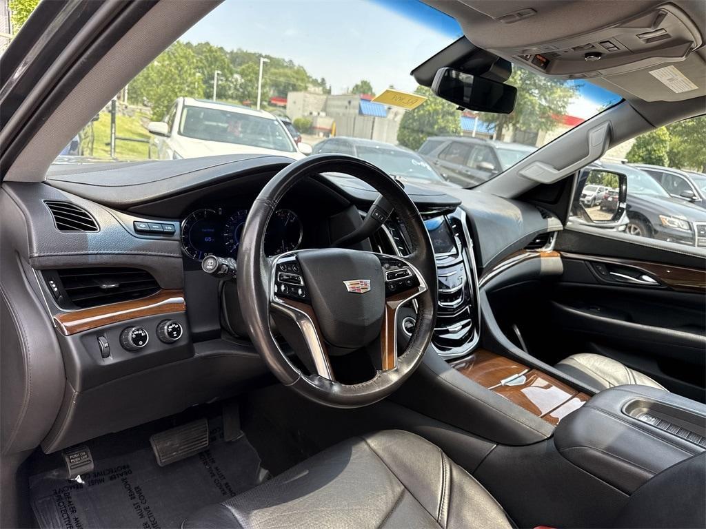 used 2020 Cadillac Escalade ESV car, priced at $35,000