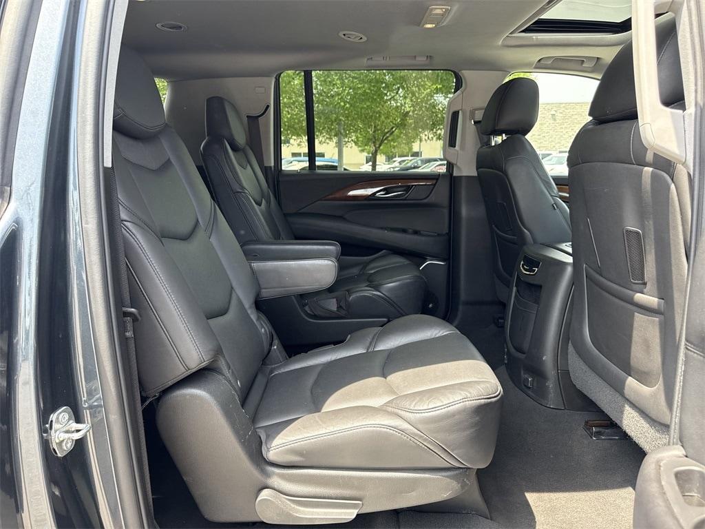 used 2020 Cadillac Escalade ESV car, priced at $35,000