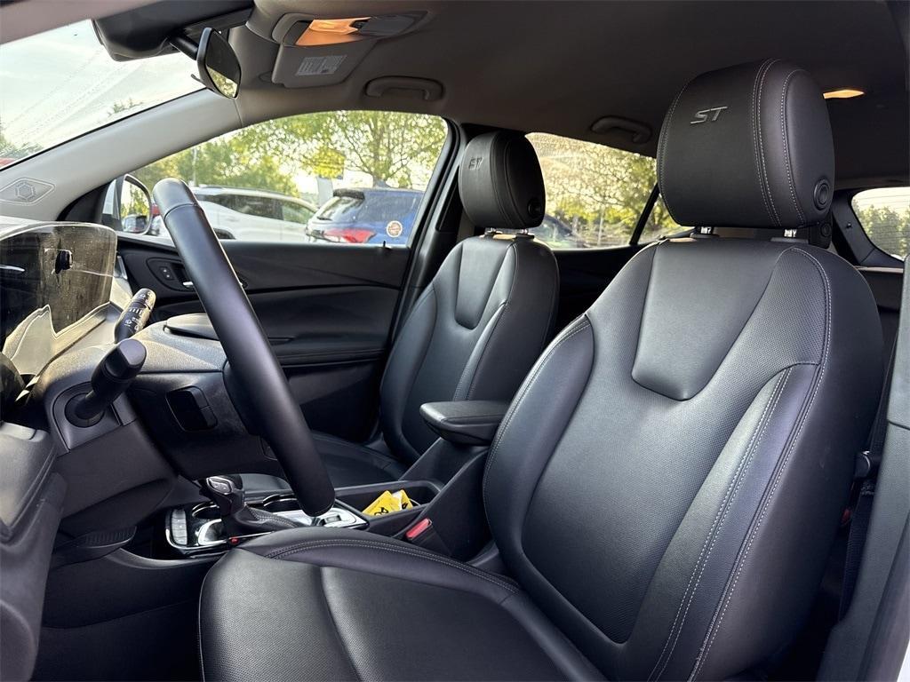 used 2024 Buick Encore GX car, priced at $20,000