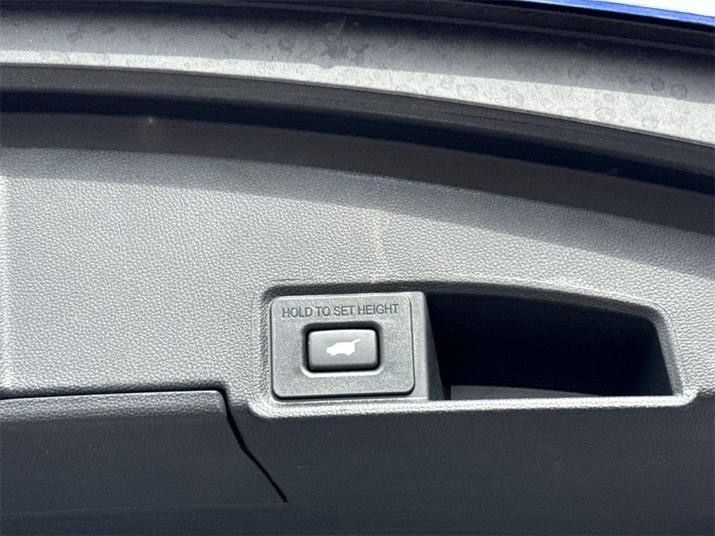 used 2025 Acura RDX car, priced at $47,500